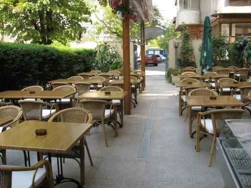 Hotel Irisa Bukarest Exteriör bild